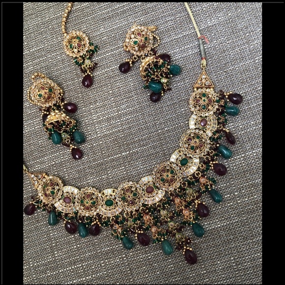 Jewelry - Indian/Pakistani necklace set